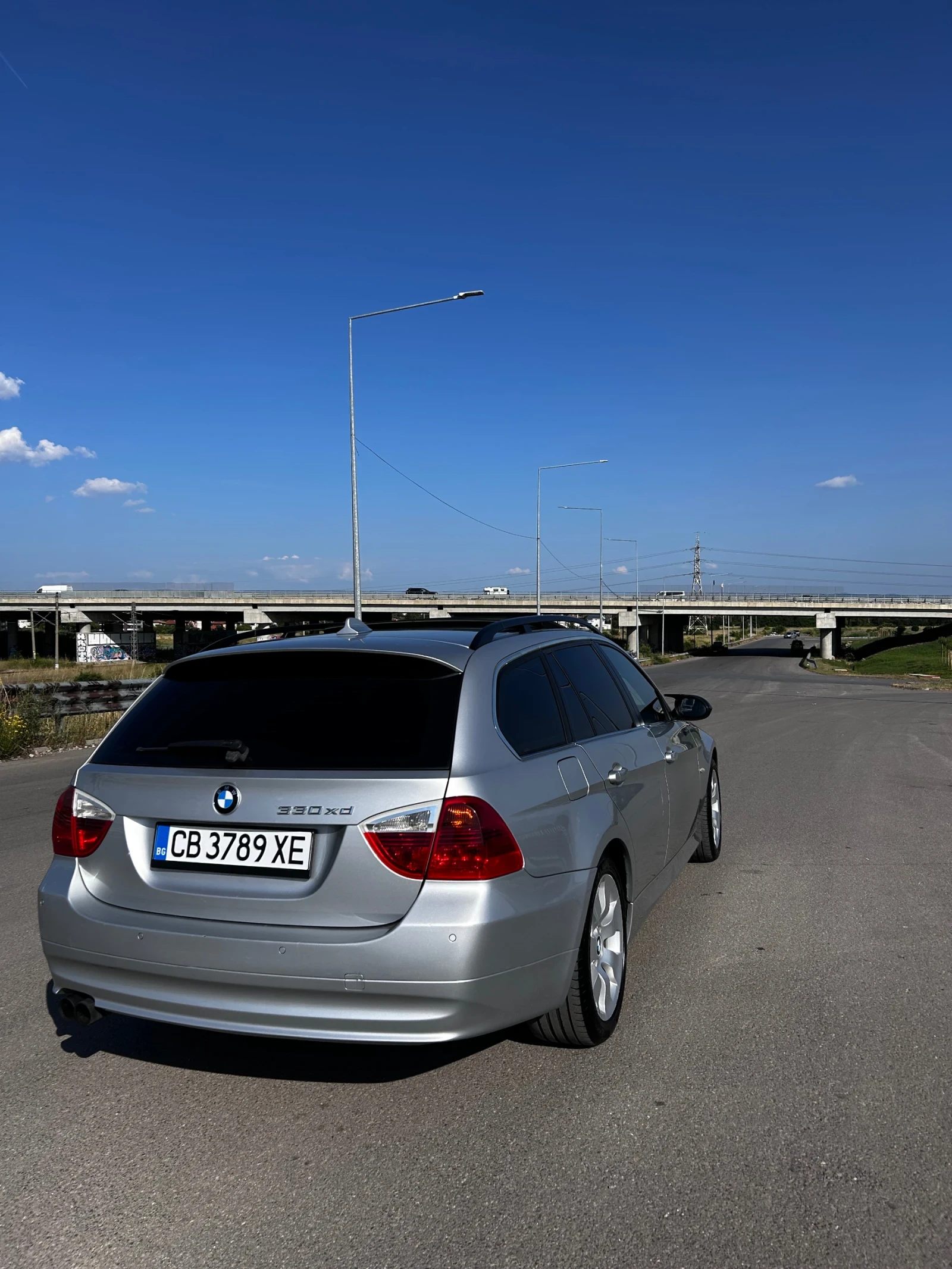 BMW 330 XD/NAVI/PANORAMA - изображение 2