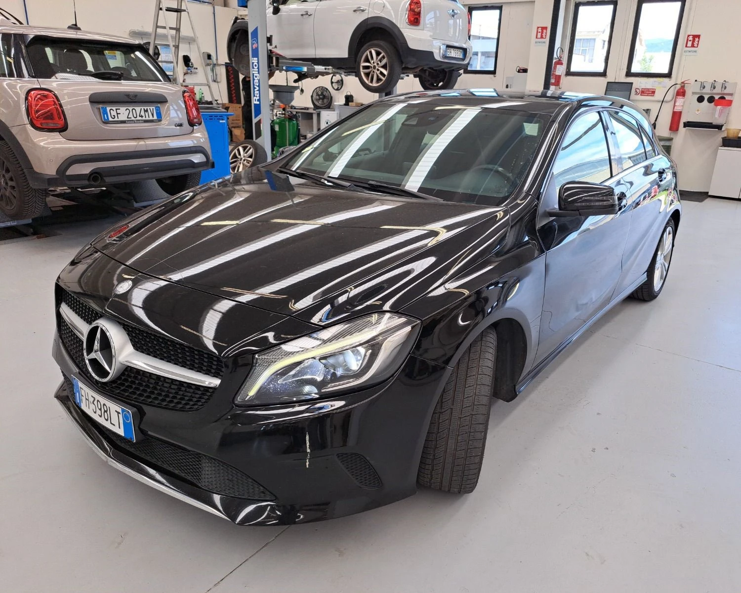 Mercedes-Benz A 180 АВТОМАТ+ LED+ Камера+ ПОЛУКОЖЕНО РЕКАРО - изображение 3