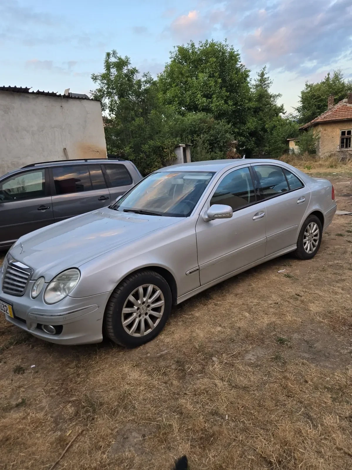 Mercedes-Benz E 320 Нов внос Германия във много добро състояние  - изображение 2