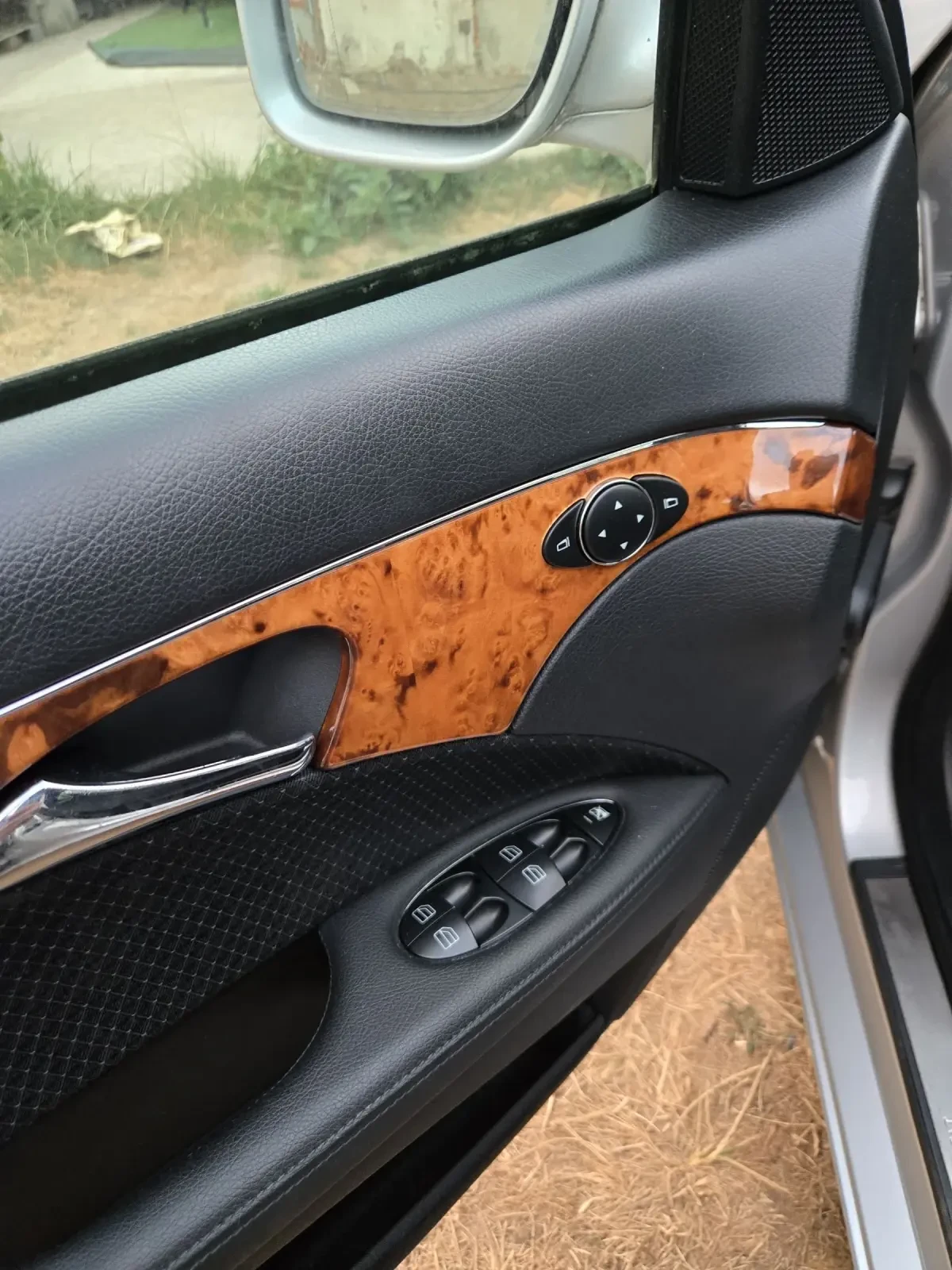 Mercedes-Benz E 320 Нов внос Германия във много добро състояние  - изображение 10