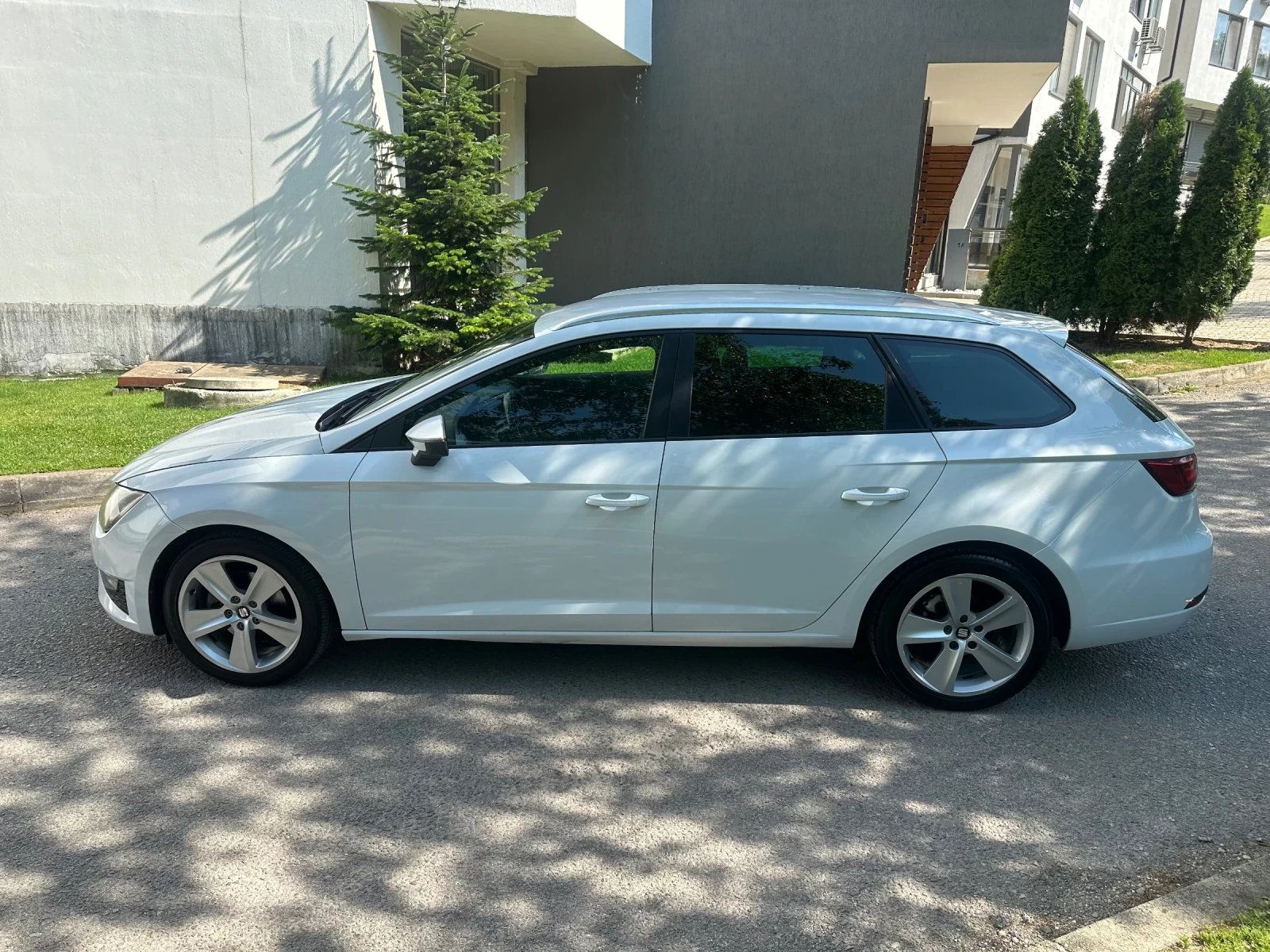 Seat Leon FR / АВТОМАТИК - изображение 4