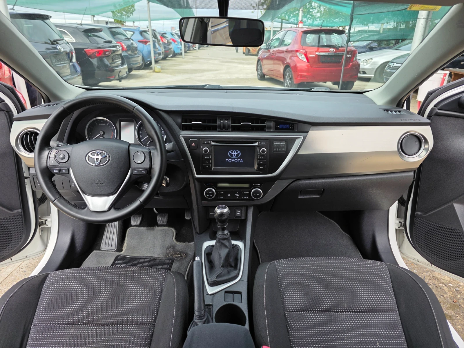 Toyota Auris 1.6 VVTI  Hands Free   5 | Mobile.bg   11