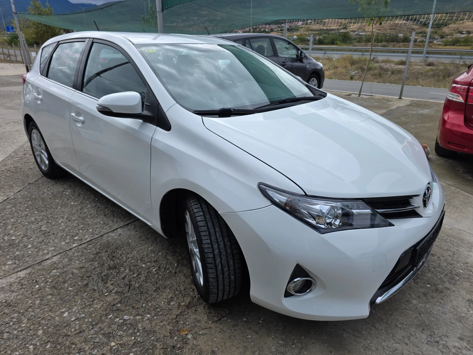 Toyota Auris 1.6 VVTI Камера Hands Free Климатроник Евро 5 - изображение 3
