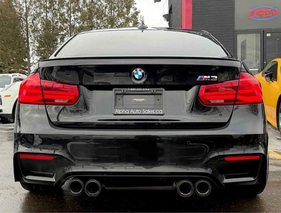 BMW M3 * PREMIUM* CARFAX*  - изображение 6