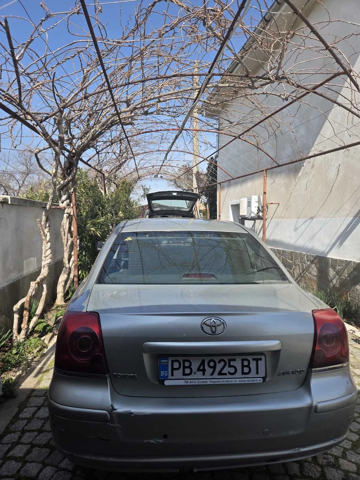 Toyota Avensis 1.8i, снимка 2 - Автомобили и джипове - 54271271