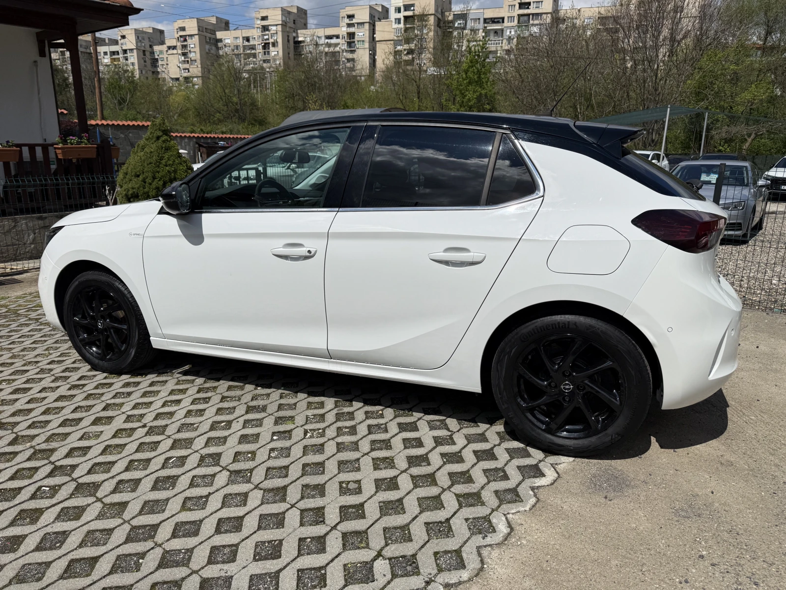 Opel Corsa 1.2i Cosmo.Full-Led.Car Play., снимка 7 - Автомобили и джипове - 54290129