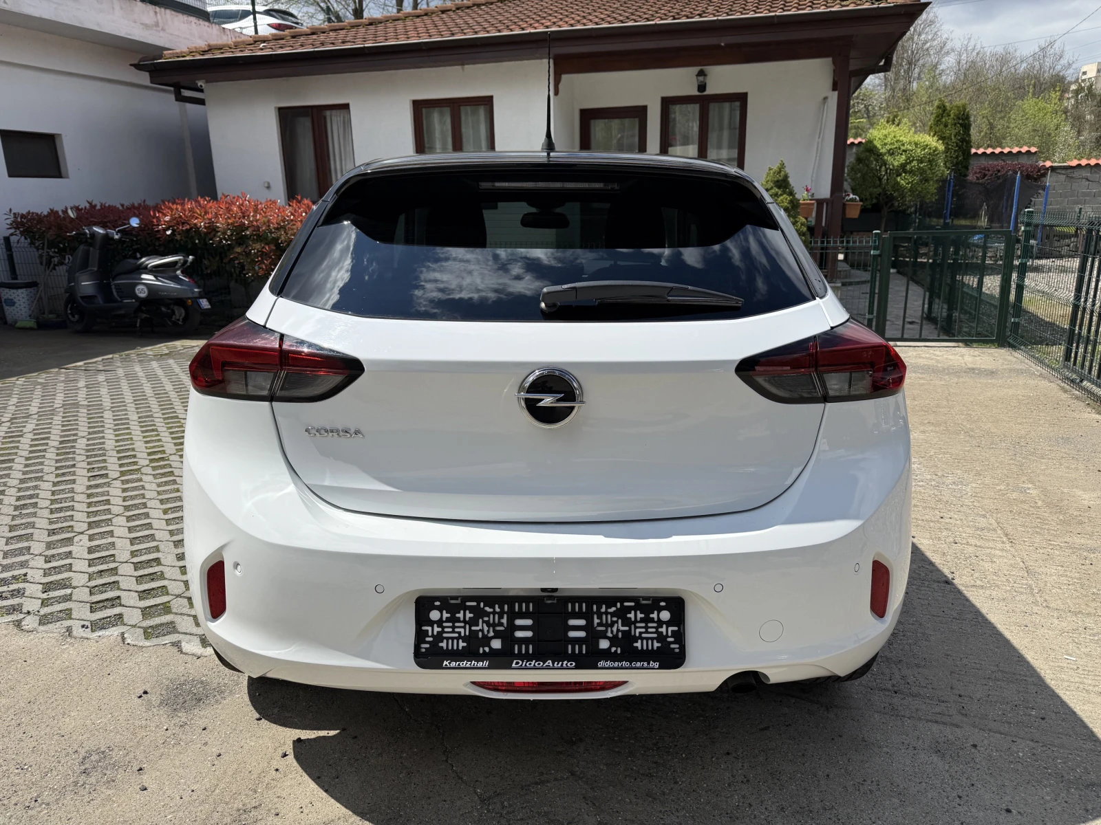 Opel Corsa 1.2i Cosmo.Full-Led.Car Play., снимка 5 - Автомобили и джипове - 54290129