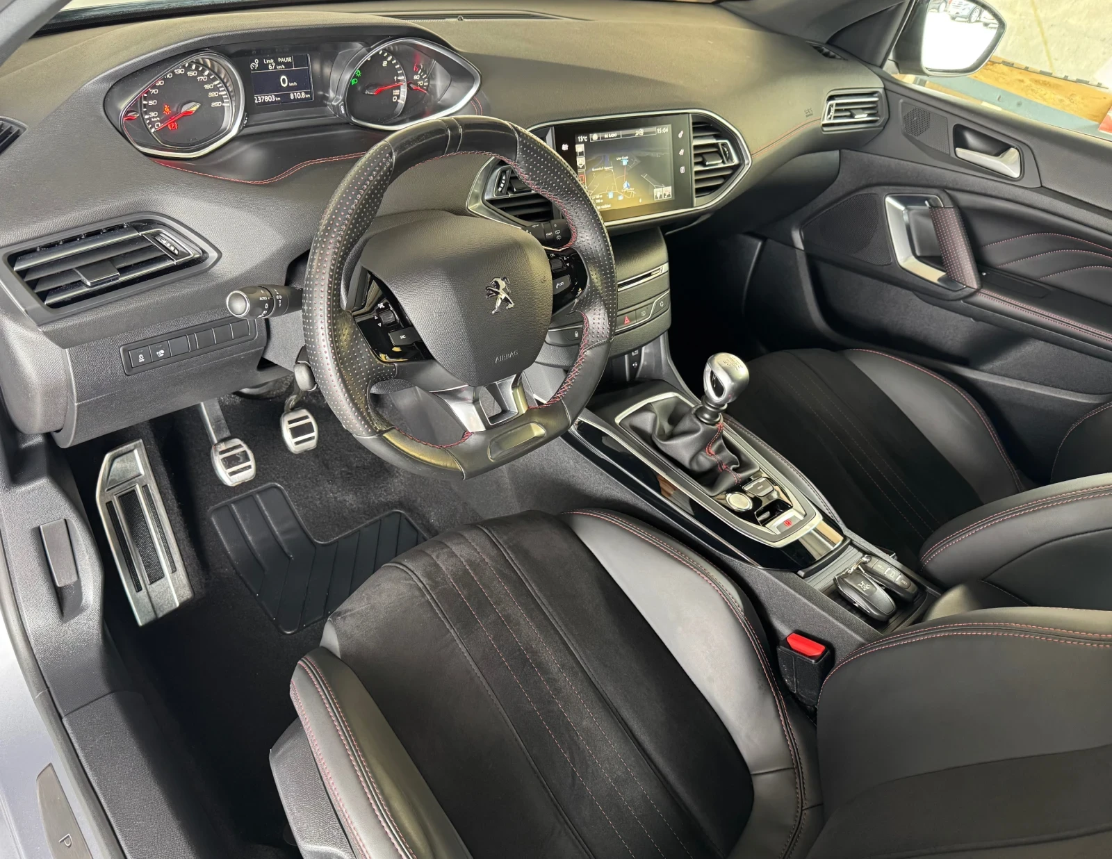 Peugeot 308 2.0 Blue-HDi GT Line* Full LED* КОЖА* EURO6, снимка 11 - Автомобили и джипове - 54294556