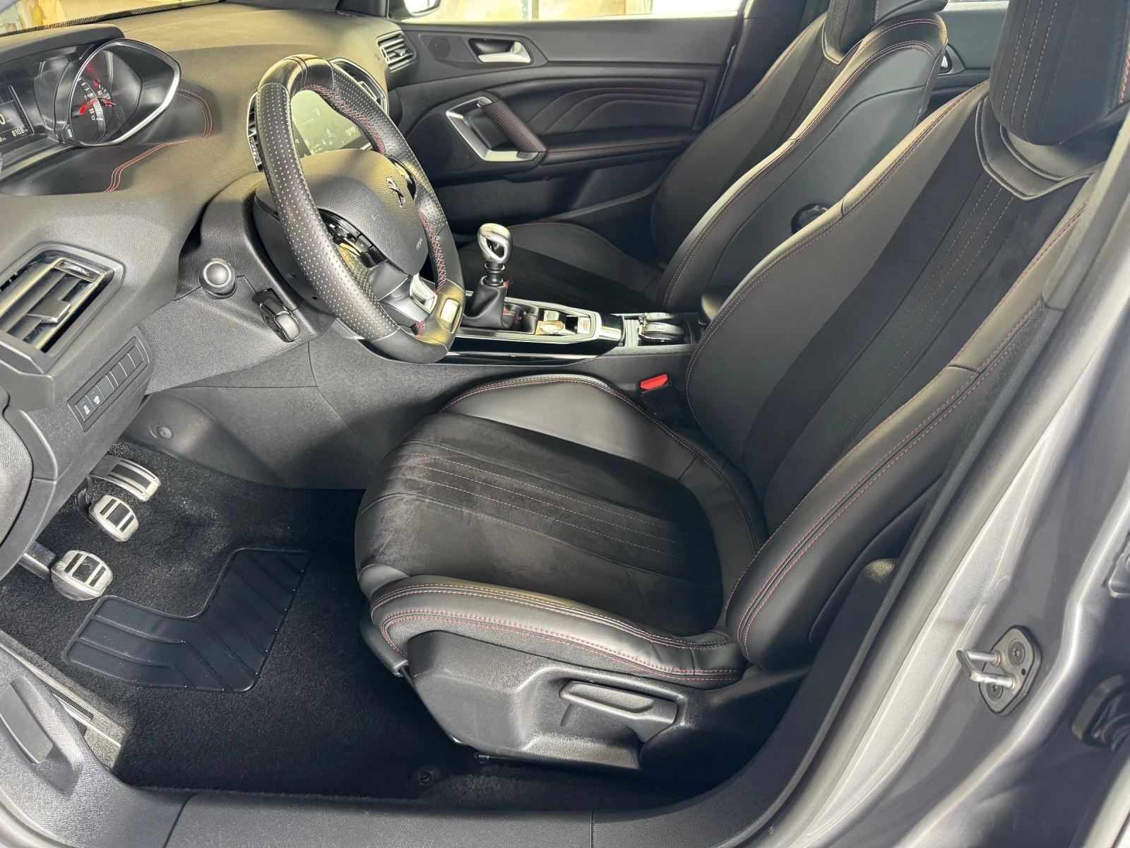 Peugeot 308 2.0 Blue-HDi GT Line* Full LED* КОЖА* EURO6, снимка 14 - Автомобили и джипове - 54294556