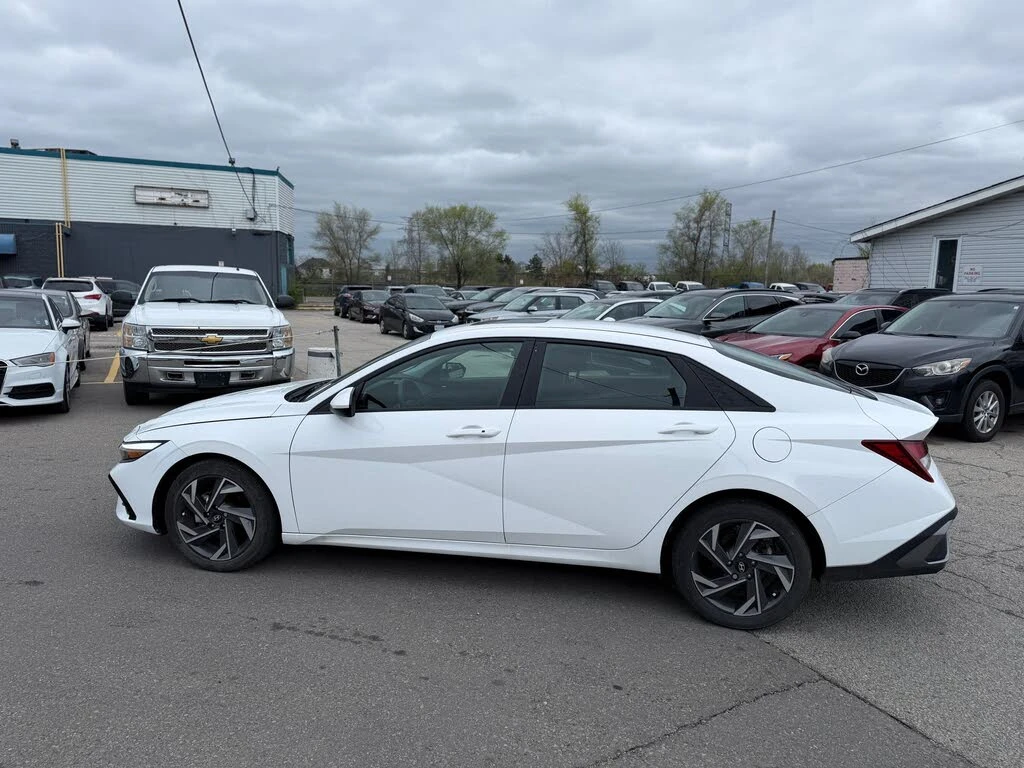 Hyundai Elantra Distronic* Мъртви точки* Carplay, снимка 4 - Автомобили и джипове - 54683407