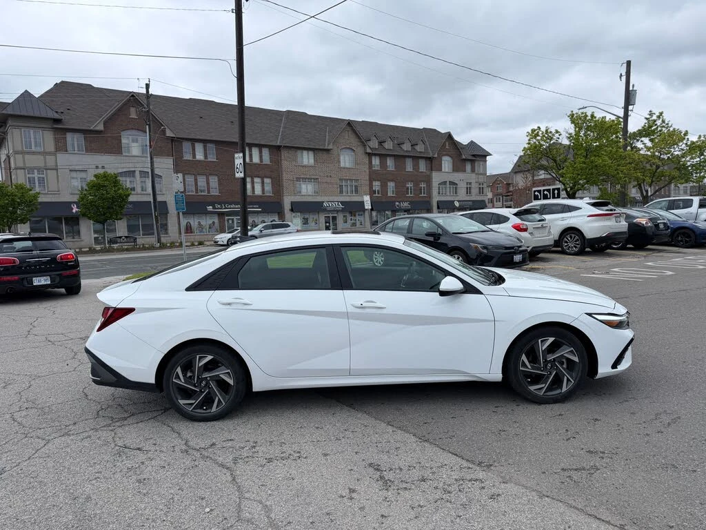 Hyundai Elantra Distronic* Мъртви точки* Carplay, снимка 6 - Автомобили и джипове - 54683407