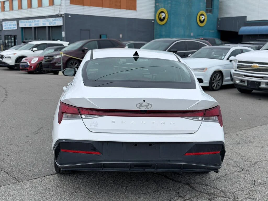 Hyundai Elantra Distronic* Мъртви точки* Carplay, снимка 5 - Автомобили и джипове - 54683407