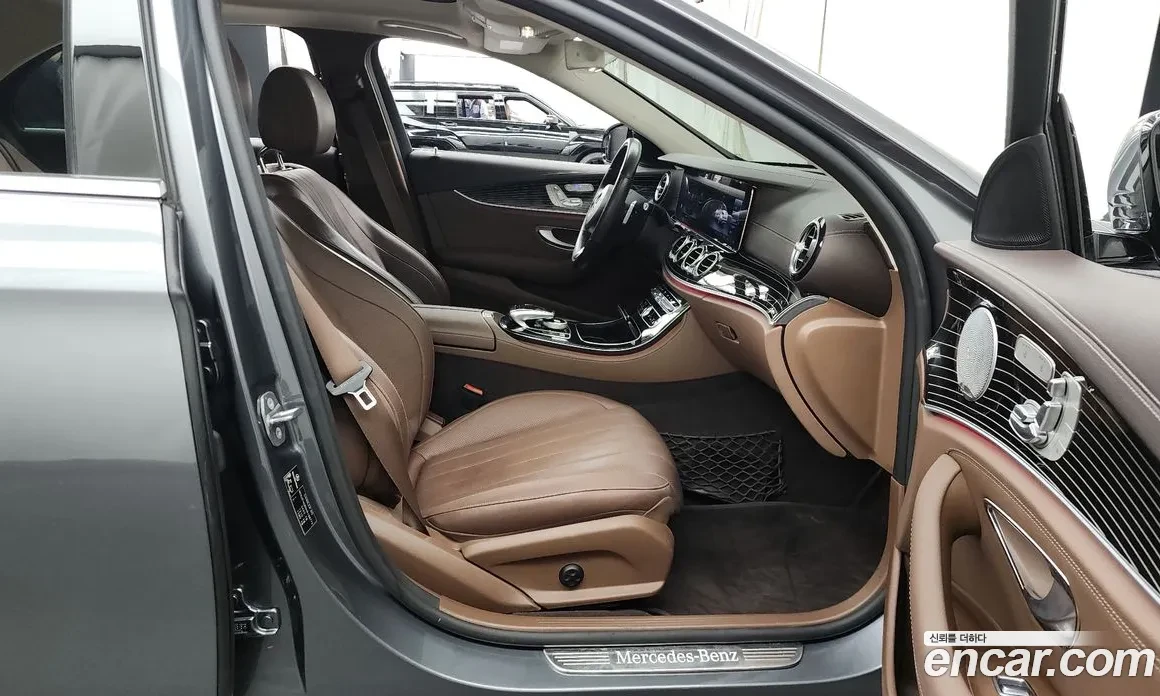 Mercedes-Benz E 400 4MATIC* Exclusive* FULLY LOADED* ���� ������*  | Mobile.bg � ����������� 9
