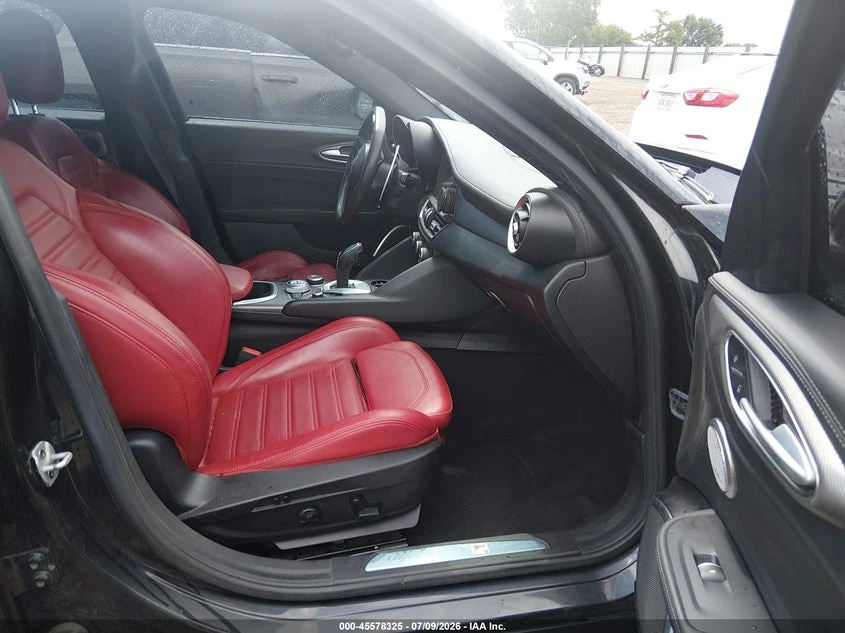 Alfa Romeo Giulia 2.0l Veloce Ti Rwd, снимка 5 - Автомобили и джипове - 55591326