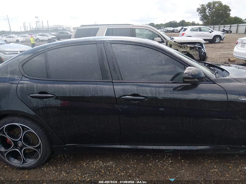 Alfa Romeo Giulia 2.0l Veloce Ti Rwd, снимка 13 - Автомобили и джипове - 55591326
