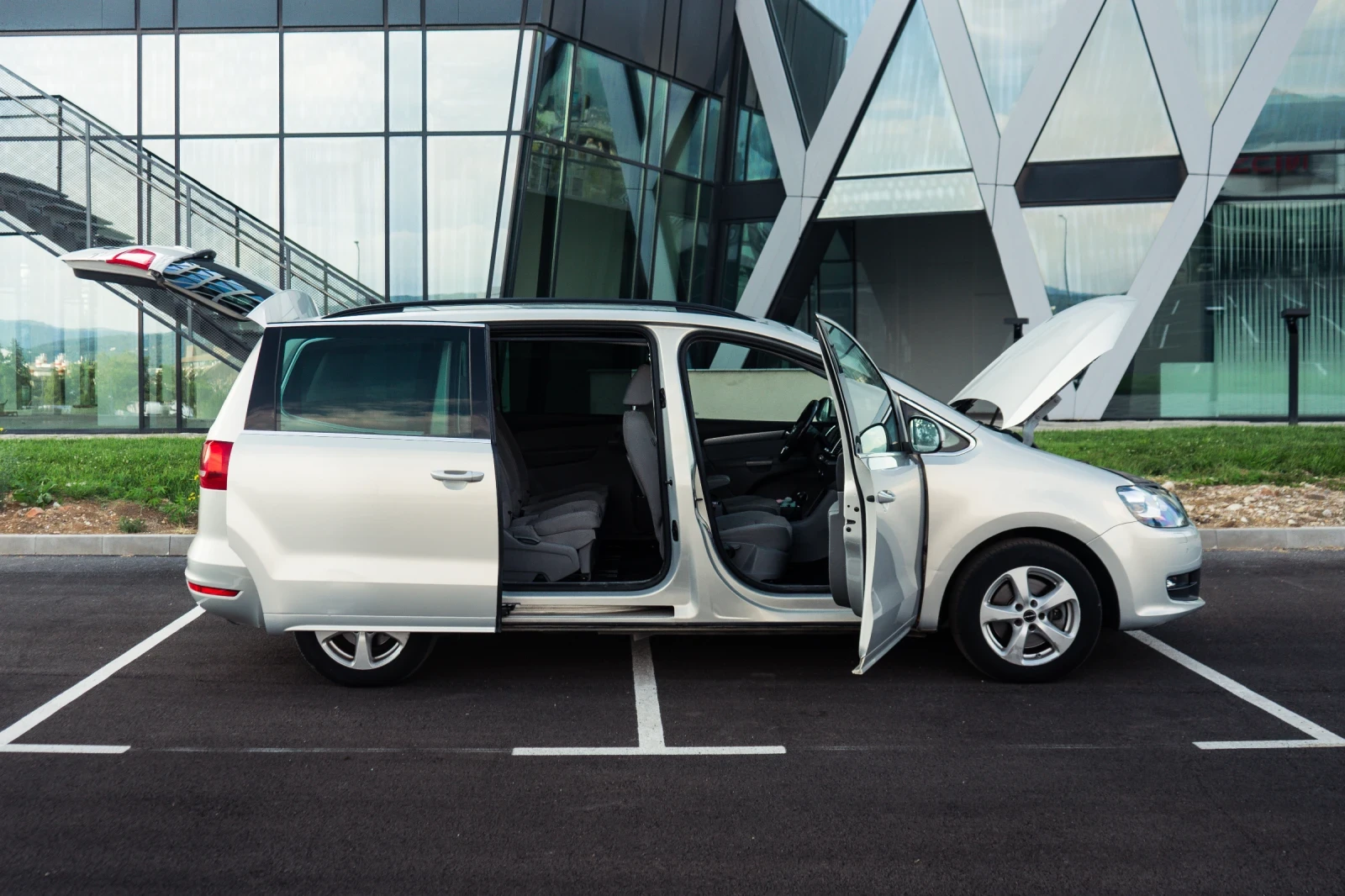 VW Sharan, снимка 16 - Автомобили и джипове - 56640518