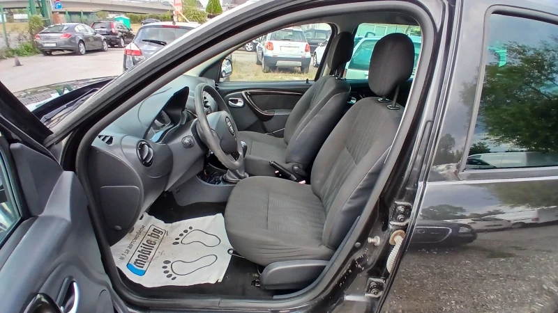 Dacia Duster 1.6i, снимка 8 - Автомобили и джипове - 43414491