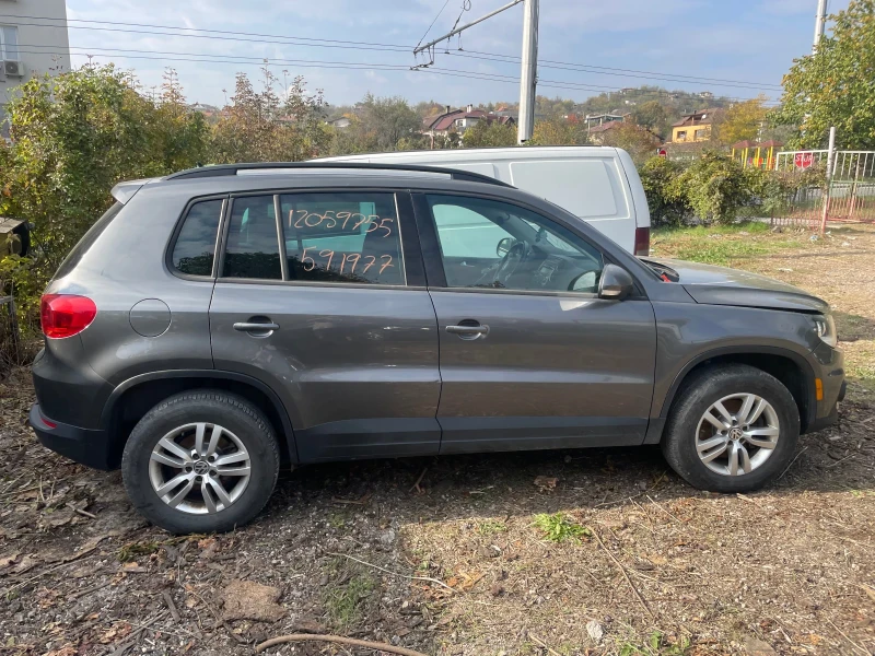 VW Tiguan 2.0L, снимка 6 - Автомобили и джипове - 47455149