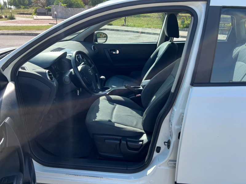 Nissan Qashqai 1.6I, снимка 11 - Автомобили и джипове - 51275800