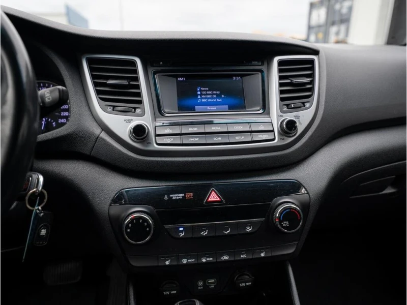 Hyundai Tucson * Awd 2.0l Premium * CARFAX * БЕЗ ПЪРВОНАЧАЛНА ВНО, снимка 12 - Автомобили и джипове - 52932094