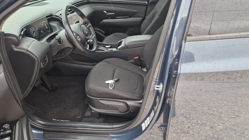 Hyundai Tucson 1.6CRDI/MILD HYBRID/СЕРВИЗНА ИСТОРИЯ/ГАРАНЦИЯ!, снимка 12 - Автомобили и джипове - 53420270