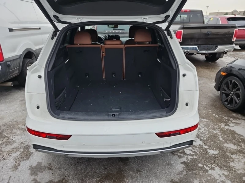 Audi Q5 * Komfort * Quattro * Подгреви * CARFAX * , снимка 13 - Автомобили и джипове - 53429261