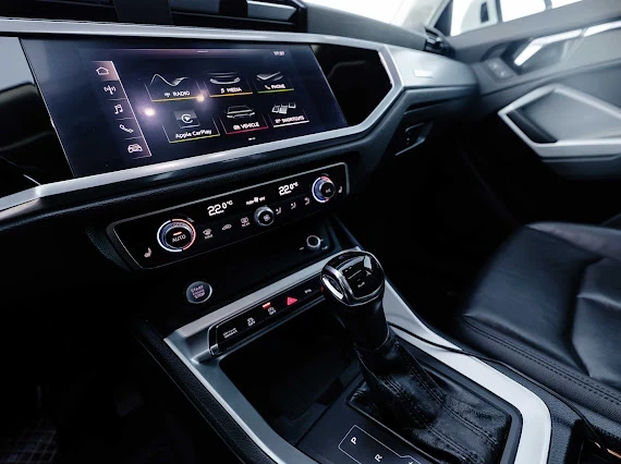 Audi Q3 Quattro 45TFSI S line Premium Plus, снимка 11 - Автомобили и джипове - 53687677