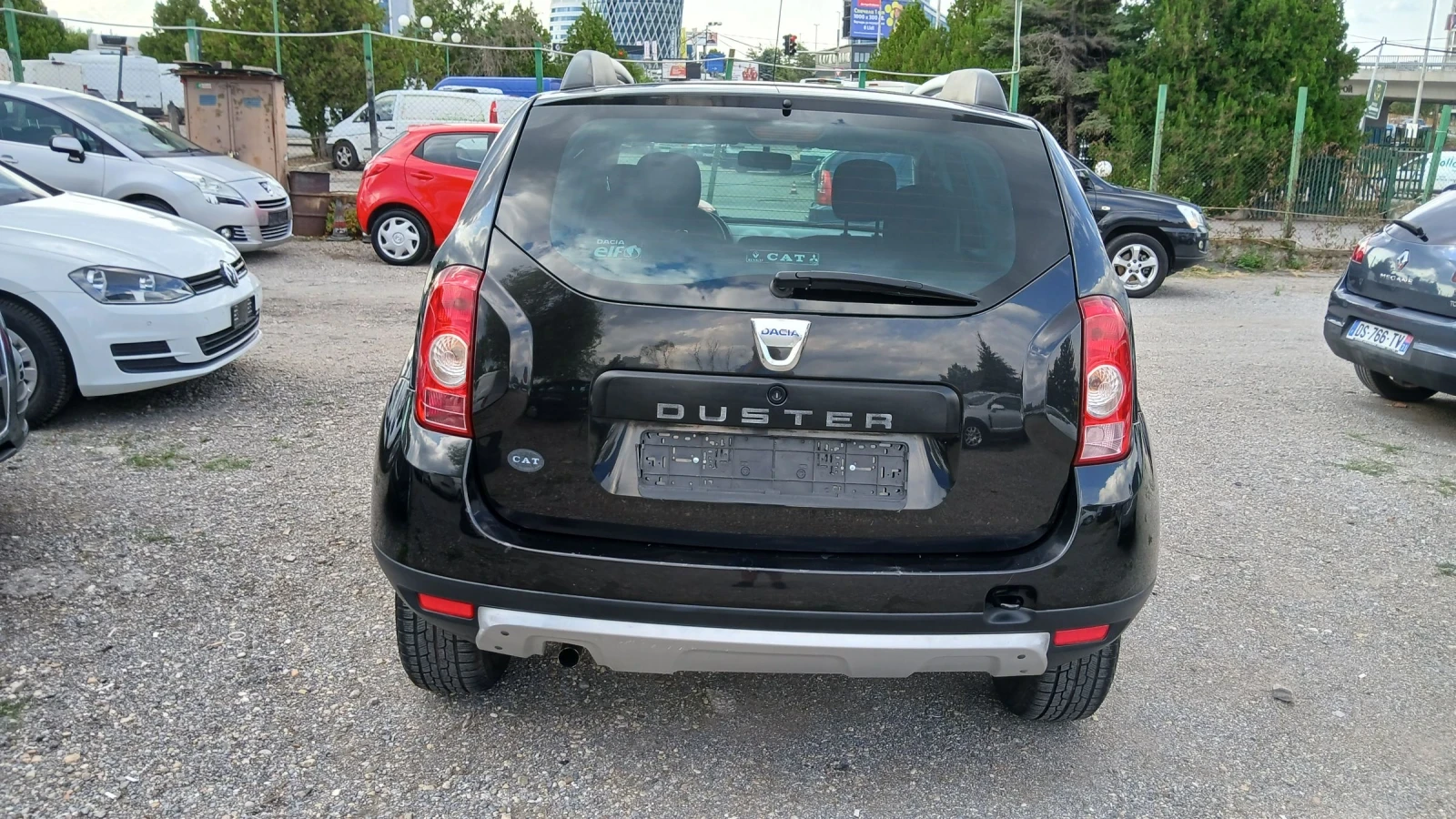 Dacia Duster 1.6i - изображение 6