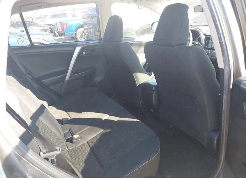 Toyota Rav4  - изображение 8