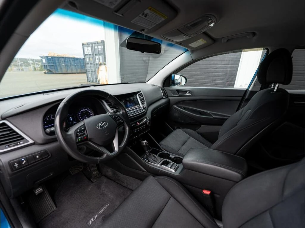 Hyundai Tucson * Awd 2.0l Premium * CARFAX * БЕЗ ПЪРВОНАЧАЛНА ВНО - изображение 9