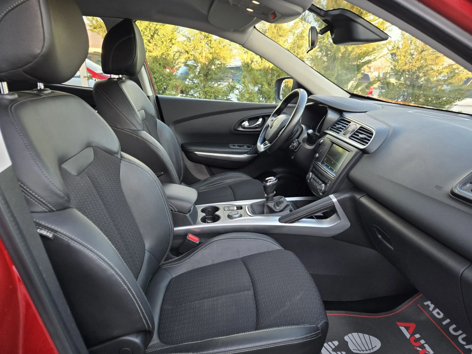 Renault Kadjar 1.6dci-131кс= 4х4= 6СК= АВТОПИЛОТ= НАВИ= СЕРВ.ИСТО, снимка 14 - Автомобили и джипове - 53821154