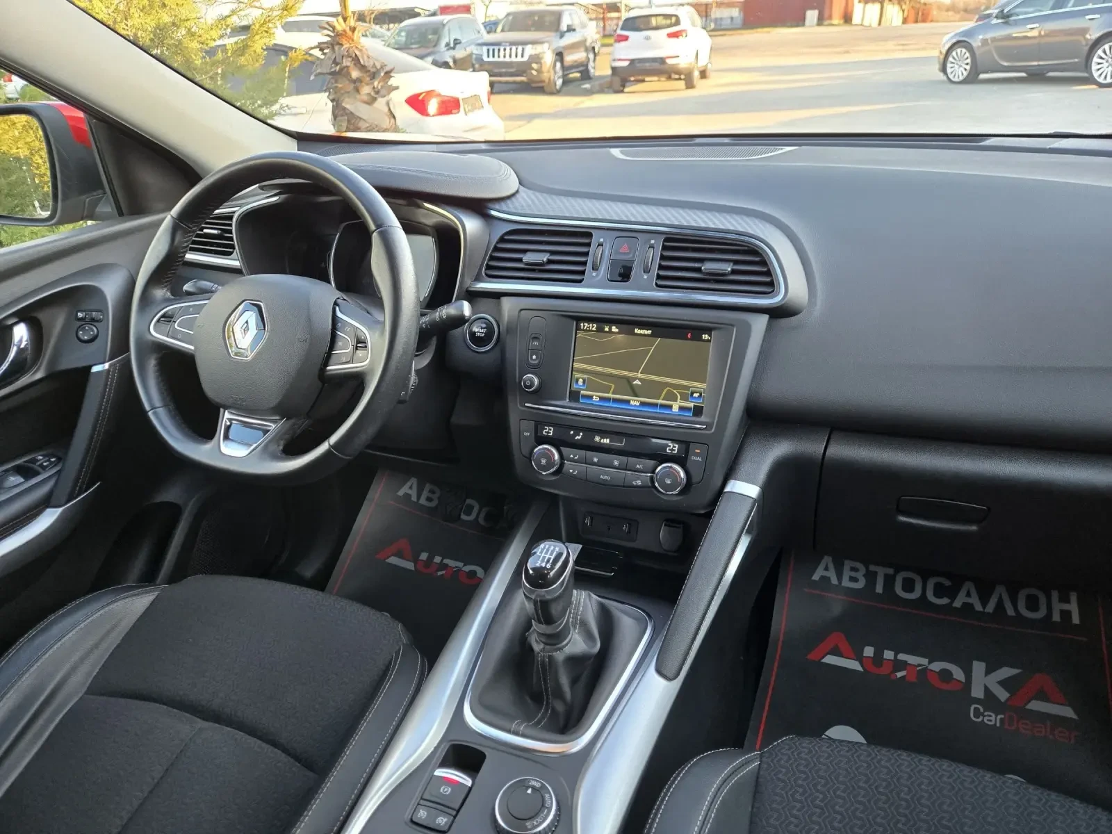 Renault Kadjar 1.6dci-131кс= 4х4= 6СК= АВТОПИЛОТ= НАВИ= СЕРВ.ИСТО, снимка 13 - Автомобили и джипове - 53821154