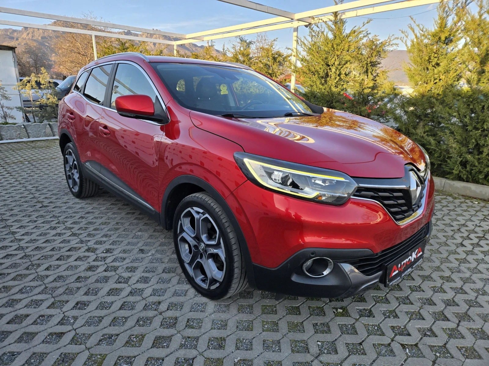 Renault Kadjar 1.6dci-131кс= 4х4= 6СК= АВТОПИЛОТ= НАВИ= СЕРВ.ИСТО, снимка 2 - Автомобили и джипове - 53821154