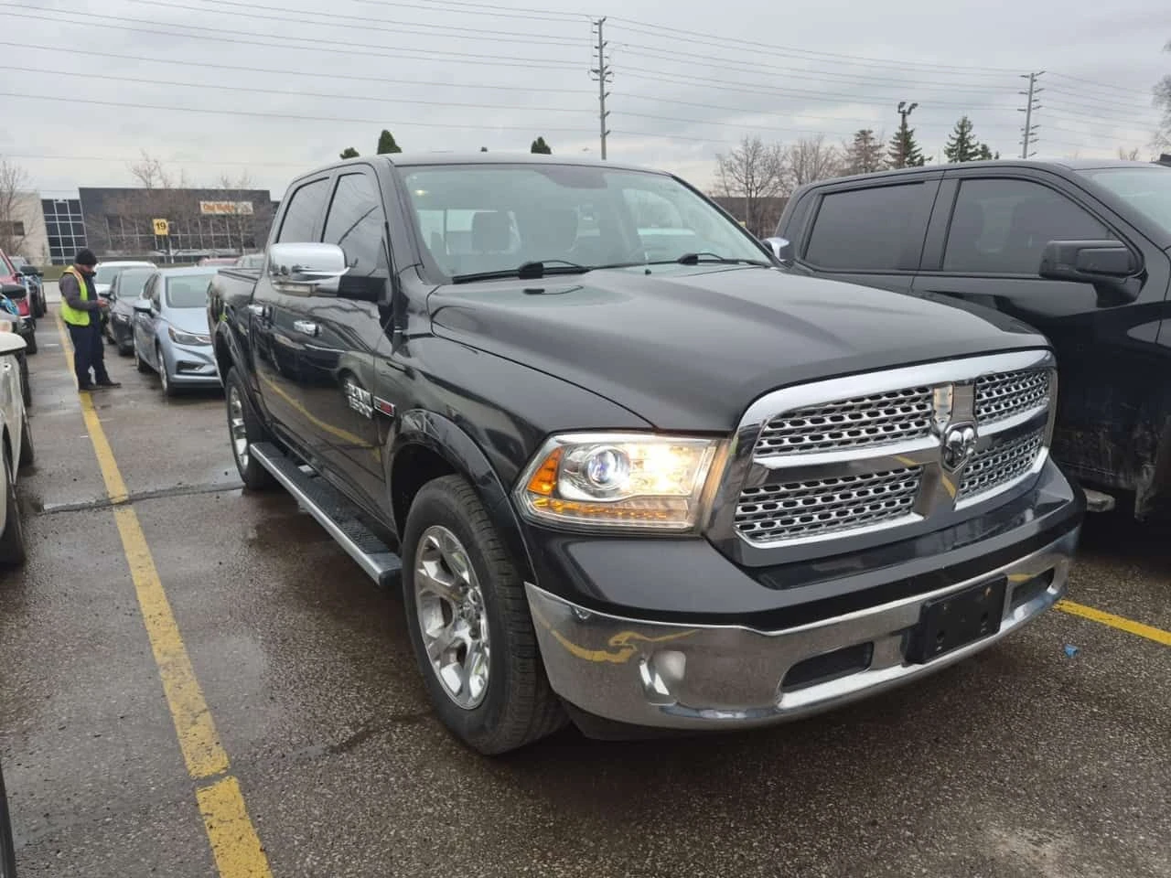 Dodge RAM 1500 * LARAMIE CREW CAB SHORT BED * CARFAX * ЦЕНА ДО БГ, снимка 2 - Автомобили и джипове - 54080231