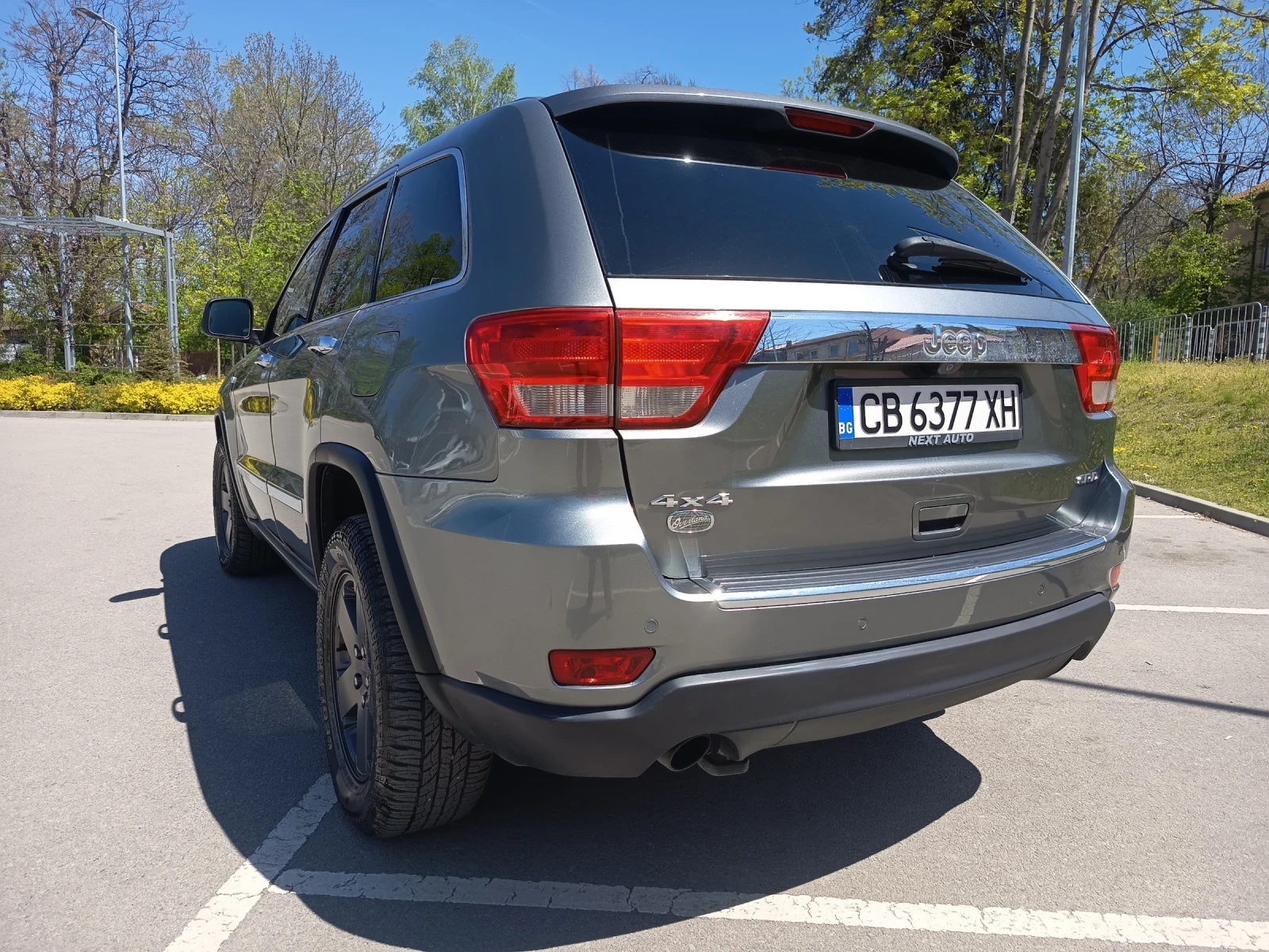 Jeep Grand cherokee Overland, снимка 3 - Автомобили и джипове - 54333931