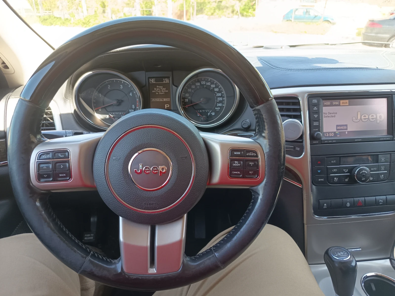 Jeep Grand cherokee Overland, снимка 9 - Автомобили и джипове - 54333931