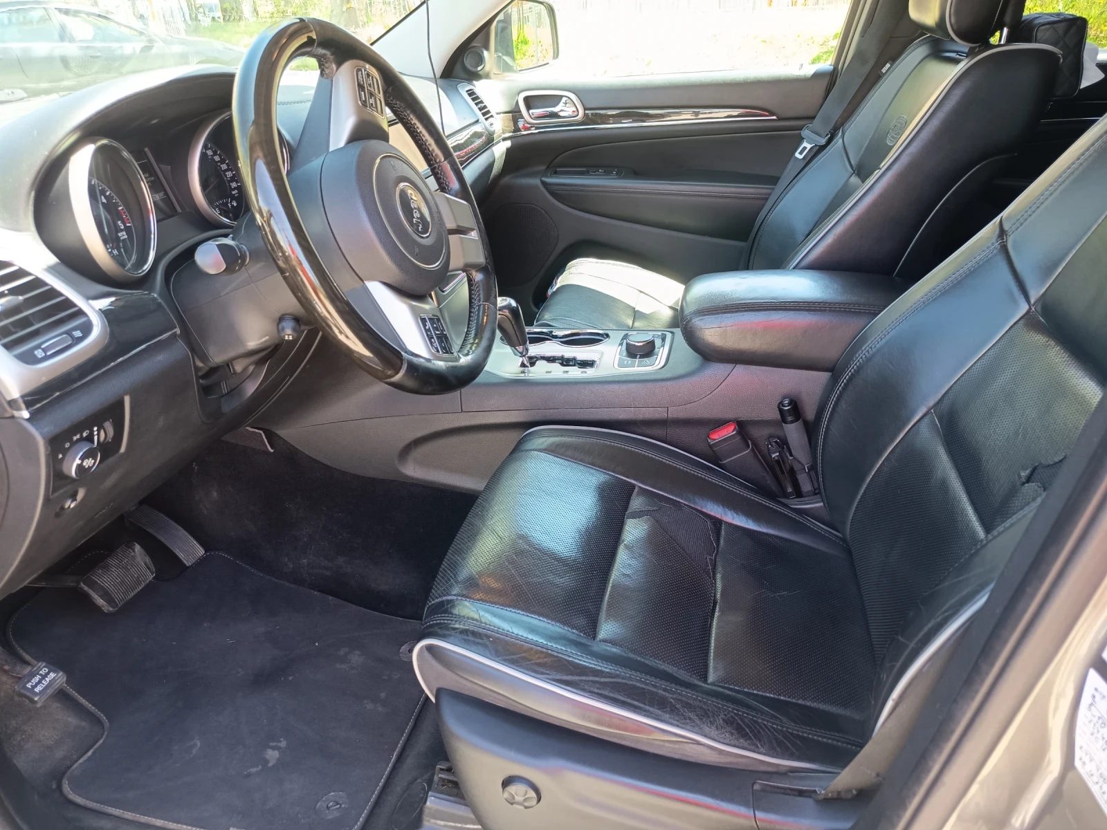 Jeep Grand cherokee Overland, снимка 5 - Автомобили и джипове - 54333931