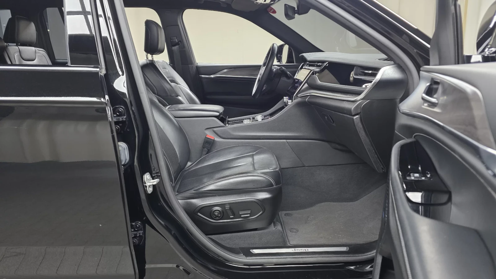 Jeep Grand cherokee 3.6 Overland, снимка 7 - Автомобили и джипове - 54456896