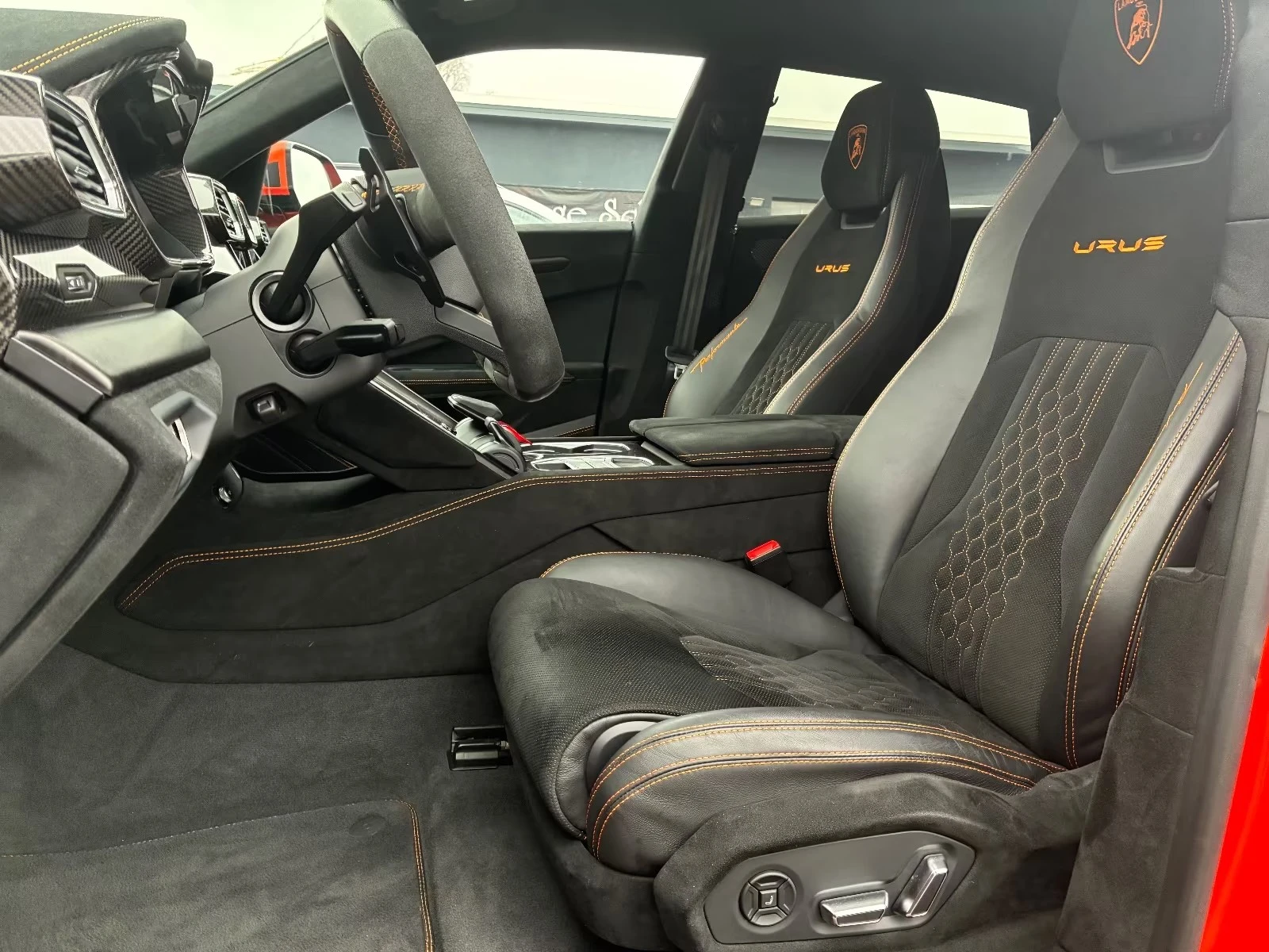 Lamborghini Urus Performante Carbon, снимка 9 - Автомобили и джипове - 54616327