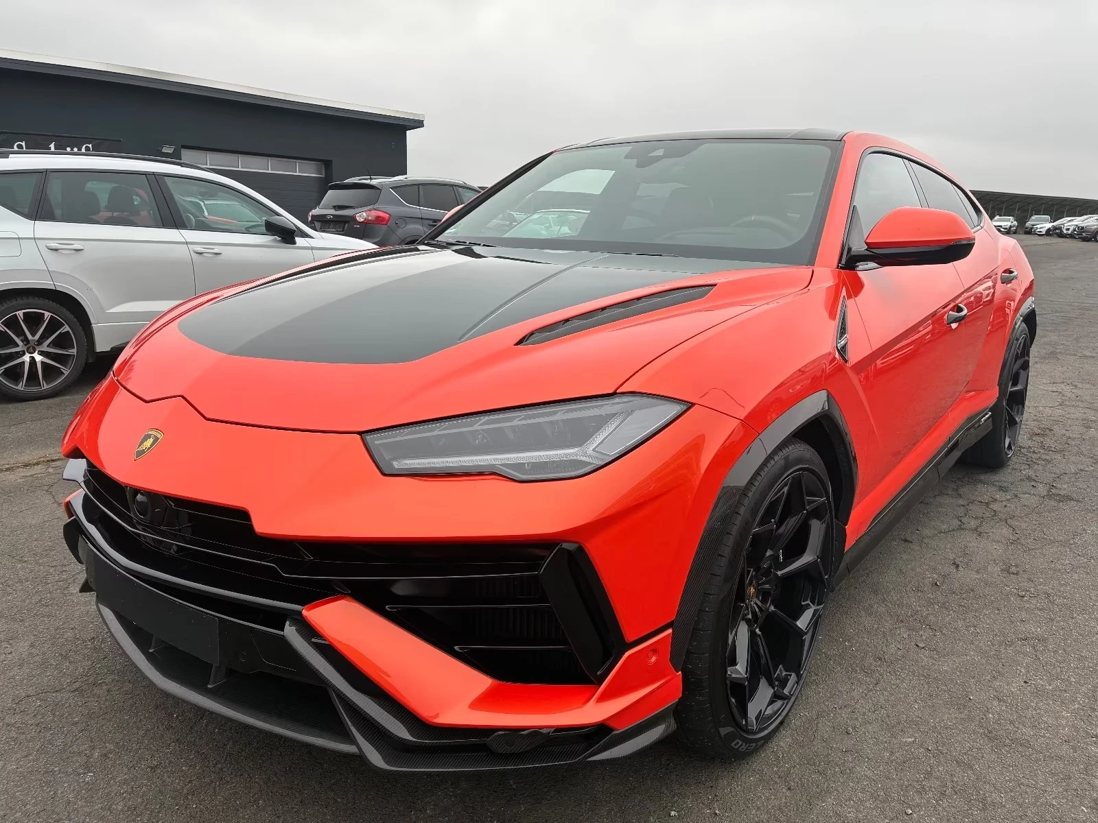 Lamborghini Urus Performante Carbon, снимка 3 - Автомобили и джипове - 54616327