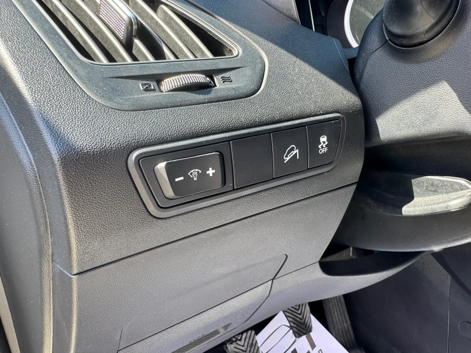 Hyundai IX35 1.7CRDI FACELIFT* ЛИЗИНГ* БАРТЕР, снимка 16 - Автомобили и джипове - 55099186