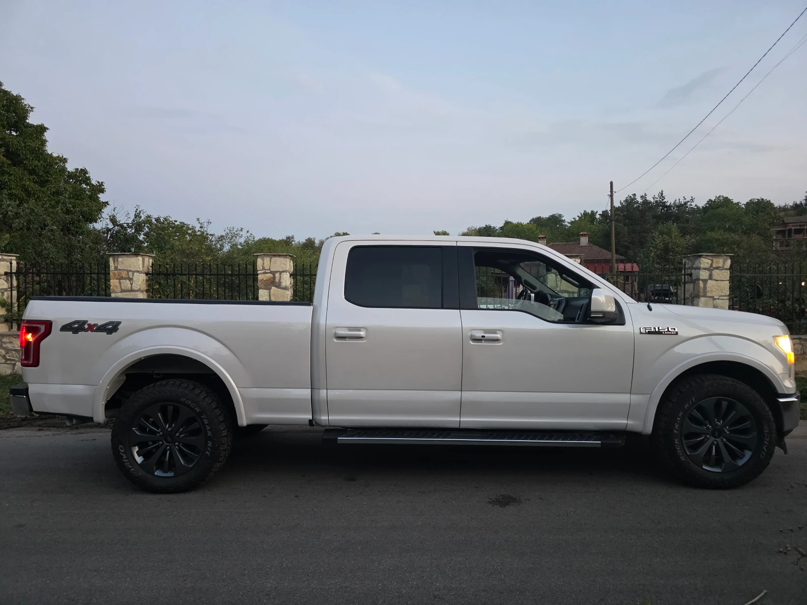 Ford F150 5.0 V8 LARIAT, снимка 3 - Автомобили и джипове - 55944211