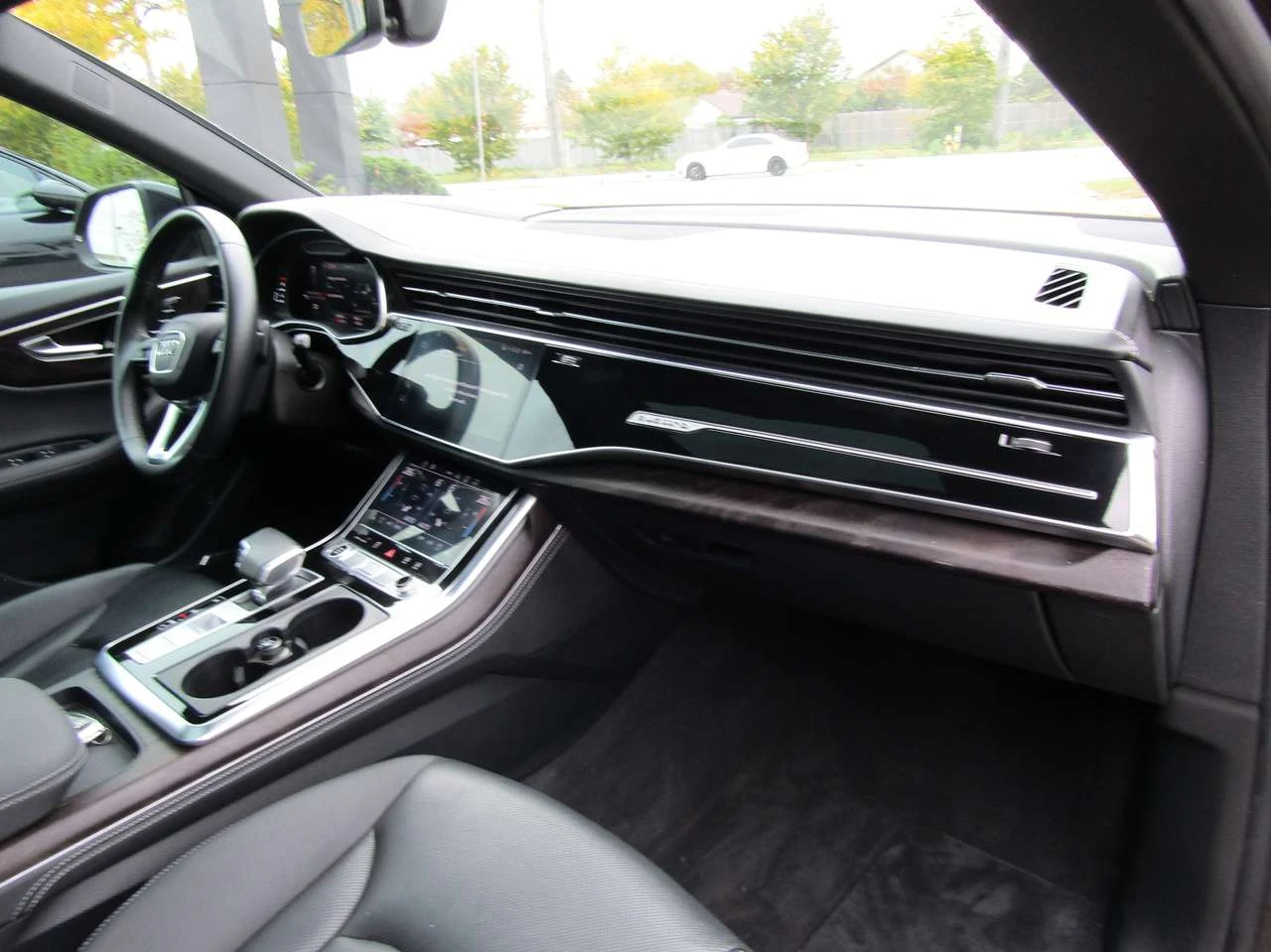 Audi Q8 TECHNIK/ BLACK OPTIC, снимка 11 - Автомобили и джипове - 56677589