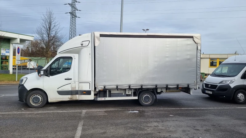 Renault Master 10 палетен на 18.000км., снимка 2 - Бусове и автобуси - 49056015