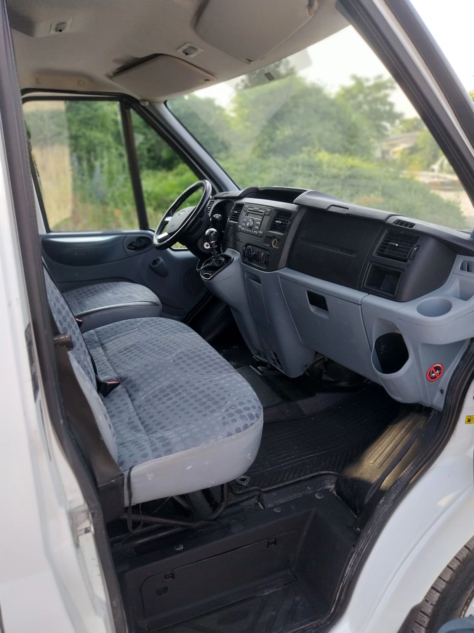 Ford Transit 2.2 - изображение 8