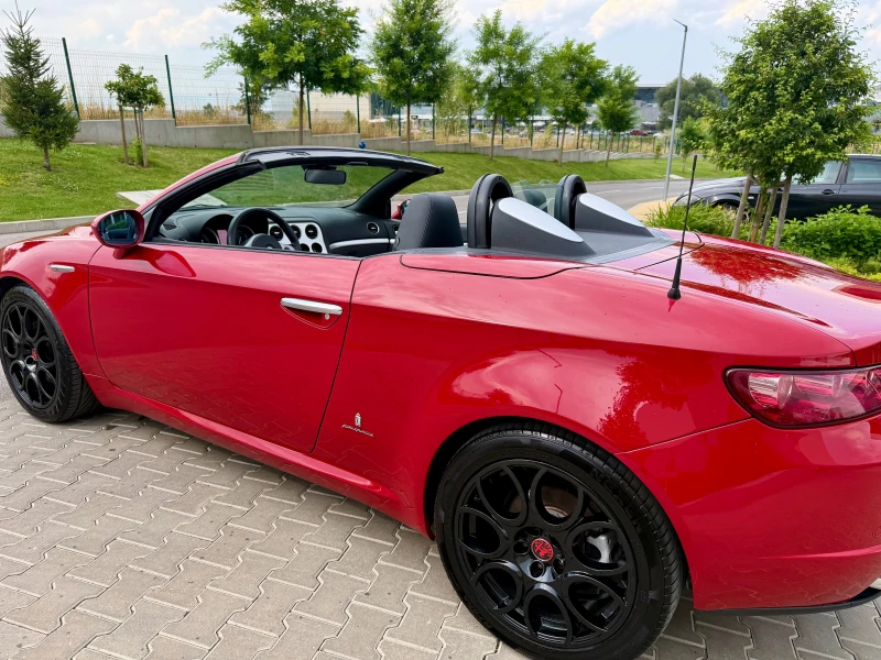 Alfa Romeo Spider 2.2 JTS УНИКАТ !!!, снимка 8 - Автомобили и джипове - 40432038