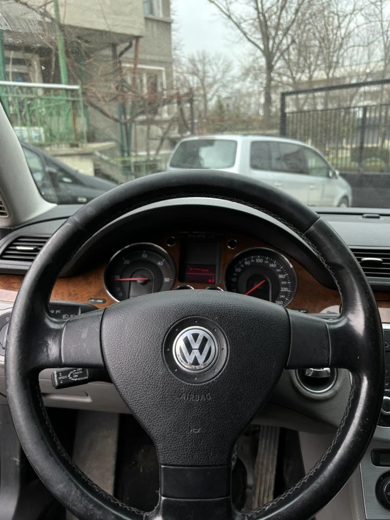 VW Passat 2.0 TDI  6 ск. НОВ ВНОС  , снимка 13 - Автомобили и джипове - 47465549