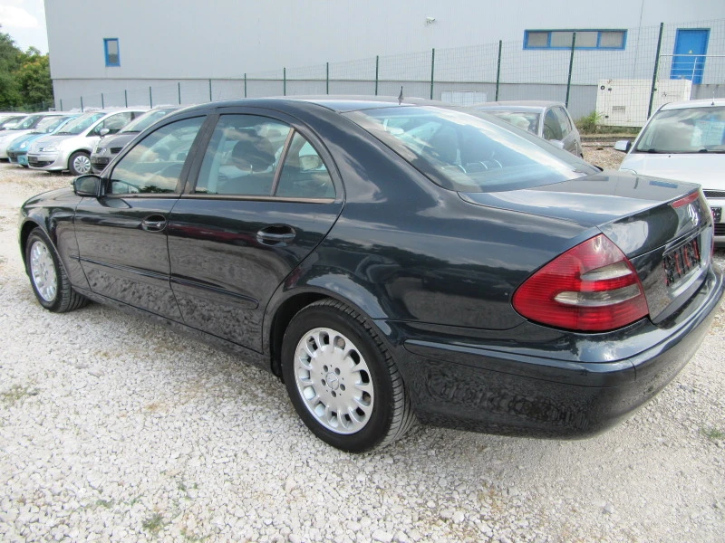 Mercedes-Benz E 220 2.2CDI-150к-АВТОМАТ, снимка 4 - Автомобили и джипове - 46385200