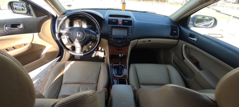 Honda Accord Tourer, снимка 7 - Автомобили и джипове - 47989370