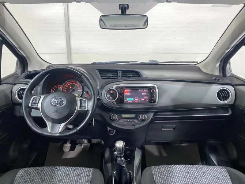 Toyota Yaris 1.4D Camera Navi, снимка 8 - Автомобили и джипове - 48031673